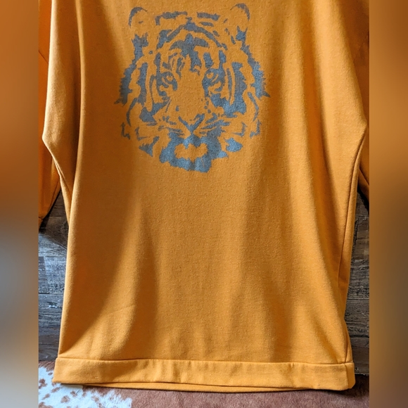 12 pm by Mon Ami Mustard Yellow Tunic With Tiger - Picture 2 of 14